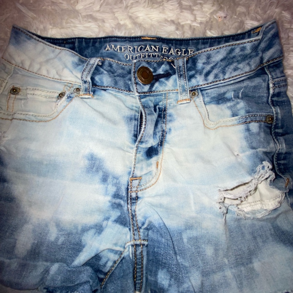 Off shoulder shirt with really cute jeans